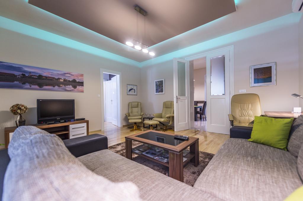 Apartman Cesaric Ösek Dış mekan fotoğraf